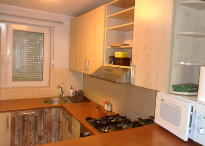 Wroclaw University Apartment *