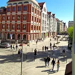 Wroclaw Centre Apartment Near University *